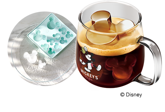 ミッキー型の氷を入れて 特別なアイスコーヒーに!